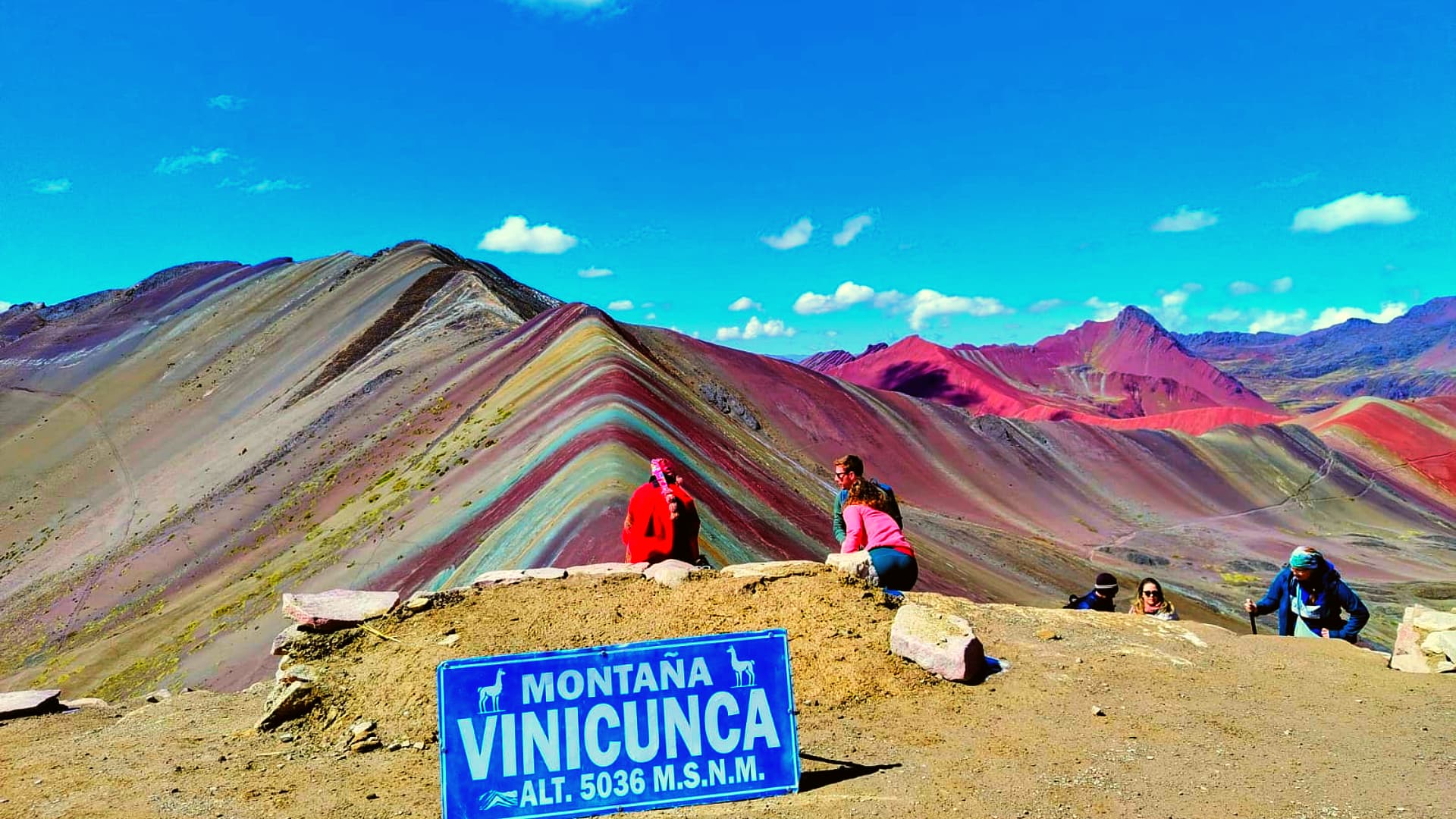 Montaña Arcoiris en ATV: Adrenalina y Color en los Andes